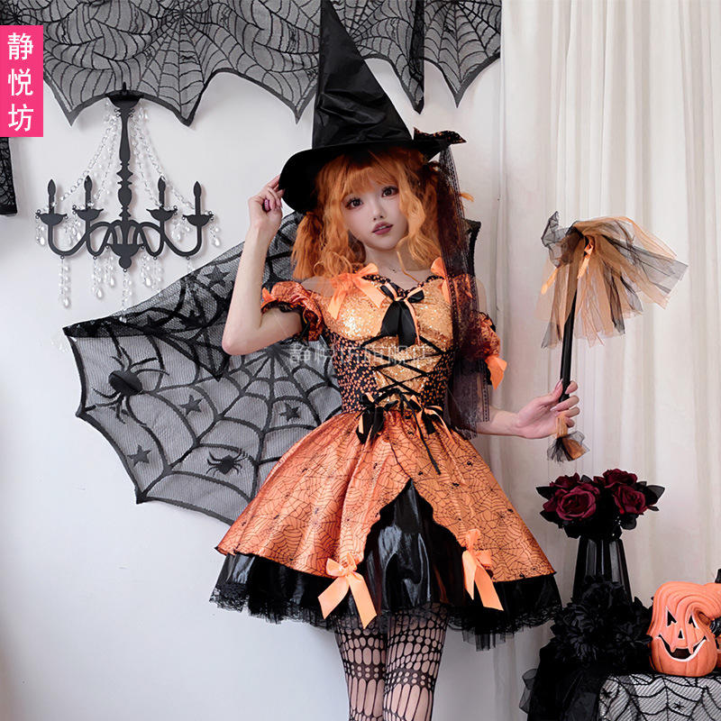 Spider Web Halloween Decoration - ชุดคอสเพลย์แม่มดใยแมงมุมสีส้มสำหรับผู้หญิงผู้ใหญ่ในวันฮาโลวีน พร้อมหมวกสีดำ ชุดเดรสสั้นผูกเชือก ชุดแฟนซีสำหรับการแสดงบนเวที